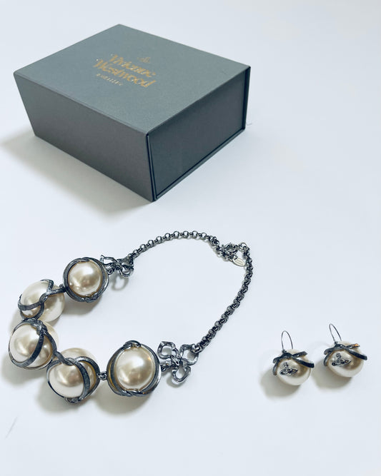 Vivienne Westwood Set of Jumbo White Pearl Necklace and Silver chain VINTAGE and earrings