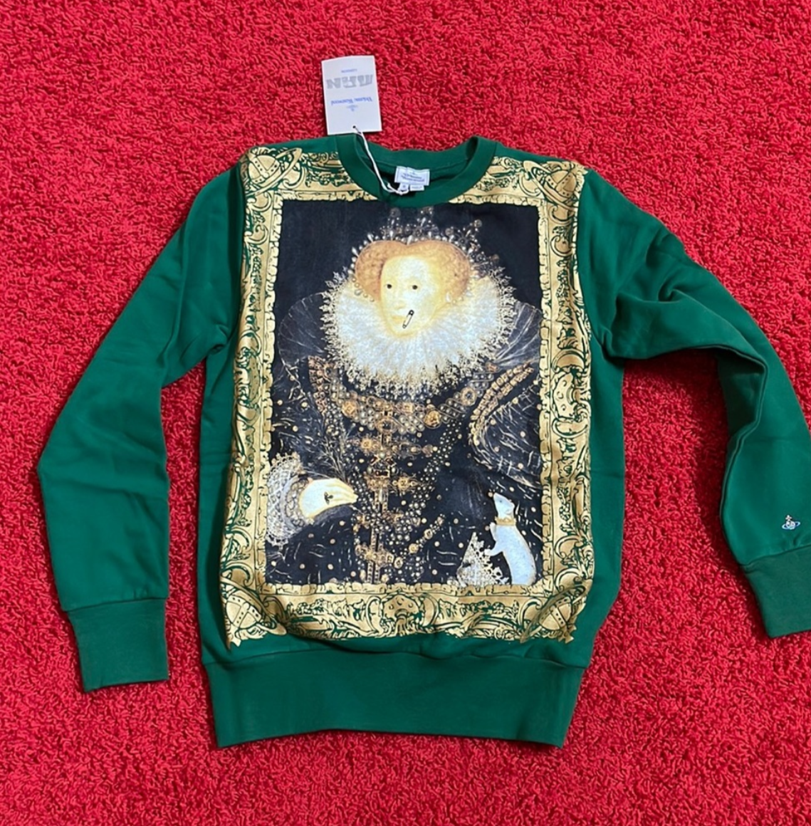Vivienne Westwood QUEEN ELIZABETH WITH SAFETY PIN on Green sweatshirt 2014 NWT