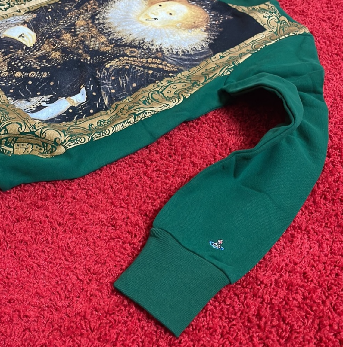 Vivienne Westwood QUEEN ELIZABETH WITH SAFETY PIN on Green sweatshirt 2014 NWT