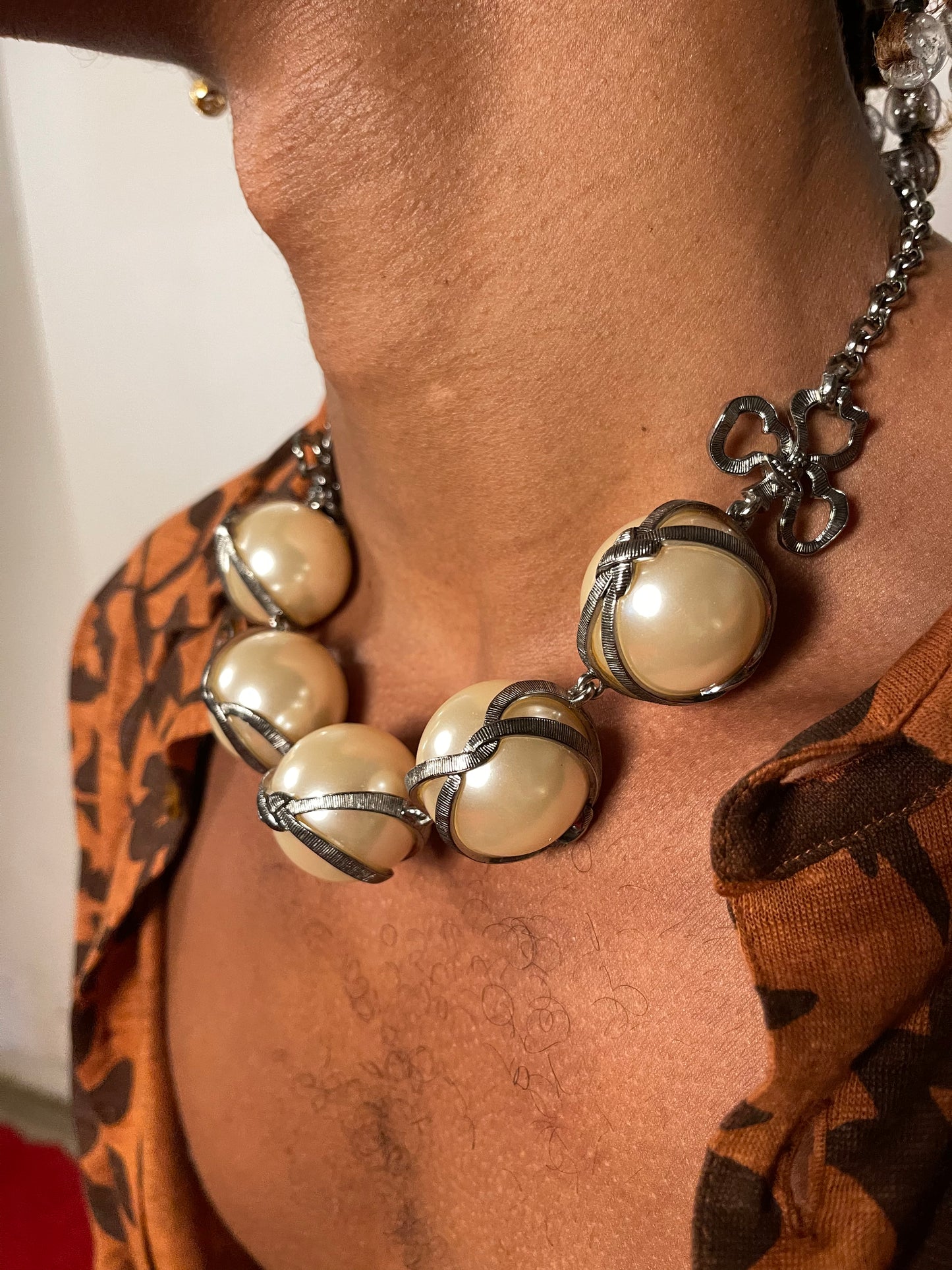 Vivienne Westwood Set of Jumbo White Pearl Necklace and Silver chain VINTAGE and earrings