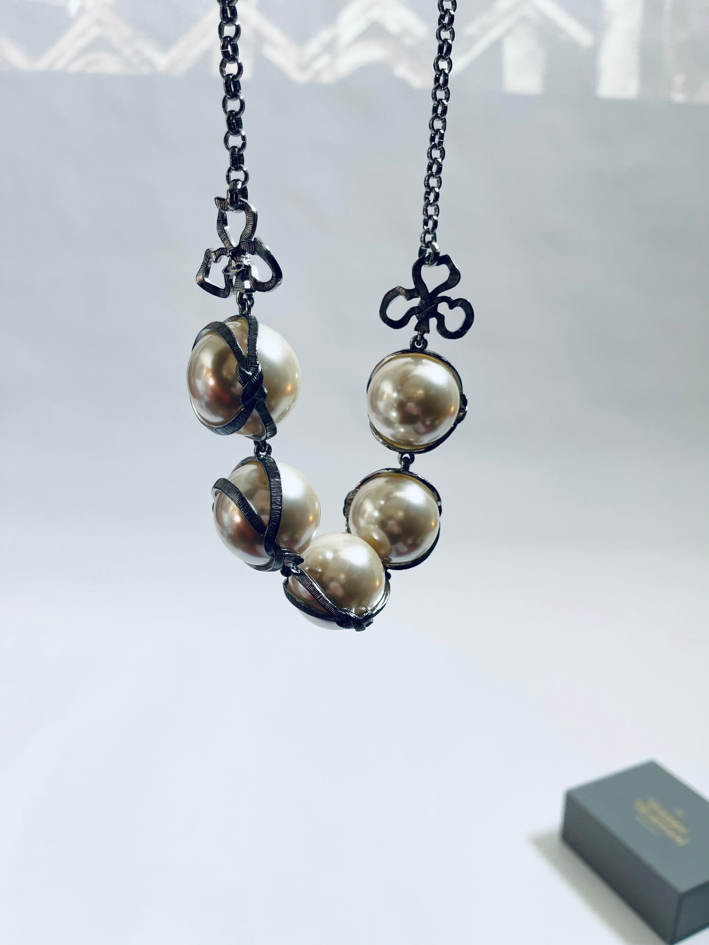 Vivienne Westwood Set of Jumbo White Pearl Necklace and Silver chain VINTAGE and earrings