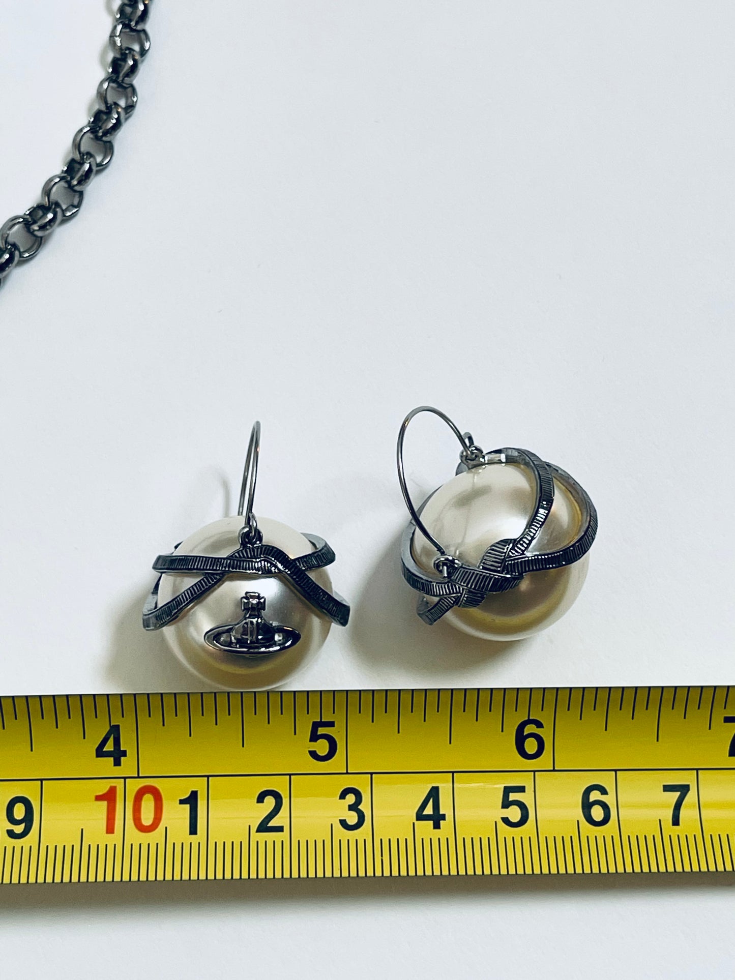 Vivienne Westwood Set of Jumbo White Pearl Necklace and Silver chain VINTAGE and earrings