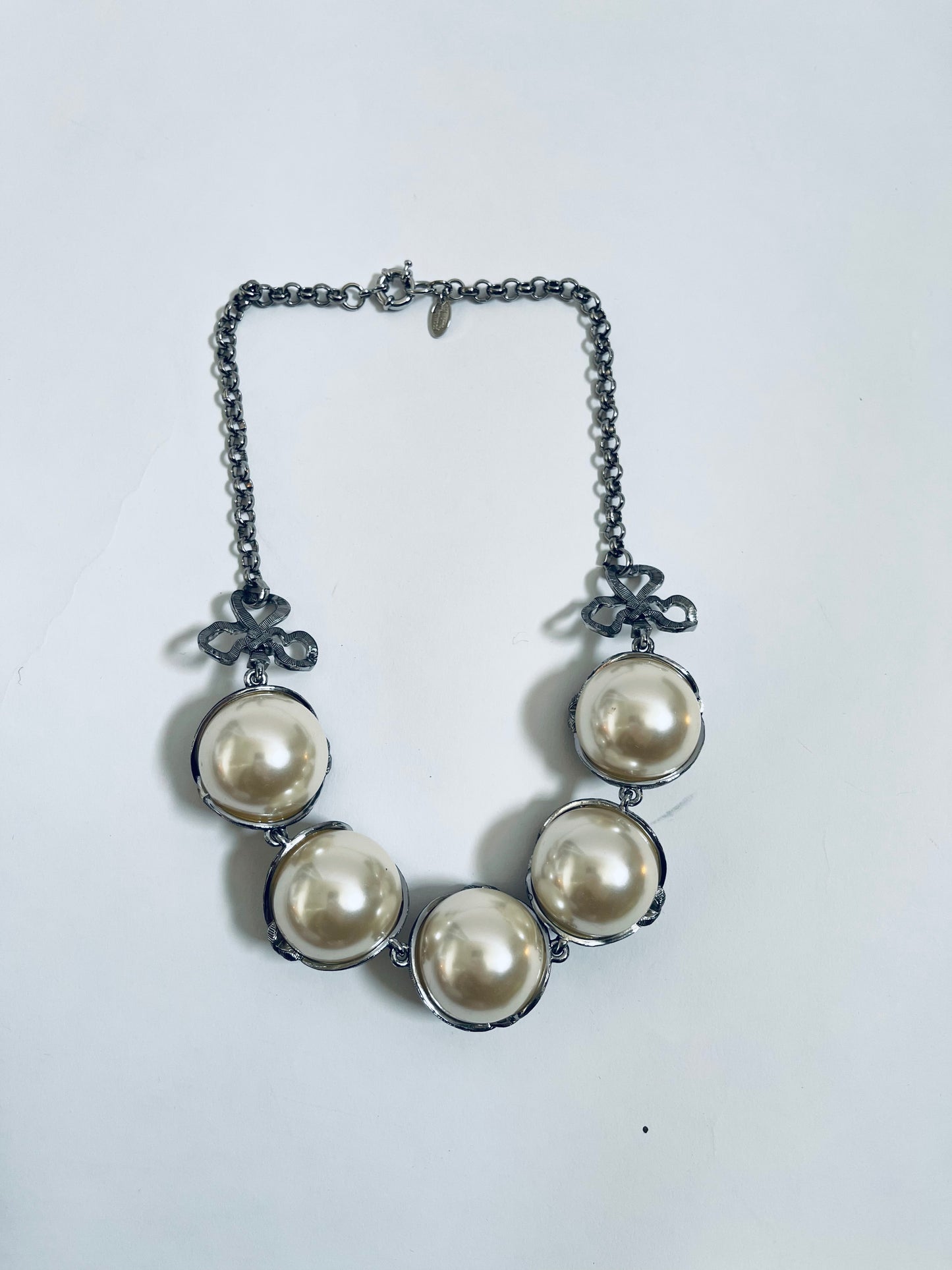 Vivienne Westwood Set of Jumbo White Pearl Necklace and Silver chain VINTAGE and earrings